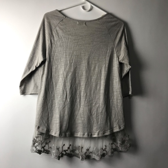 Umgee Gray Hi Low Shirt With Lace Trim Sz Small - Picture 5 of 6